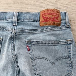 Levi’s light wash with stretch 511 slim fit in 32x30